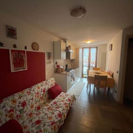 La Casa Di Pucci Nel Borgo Affrescato Di Parlasco Cortenova Eksteriør bilde