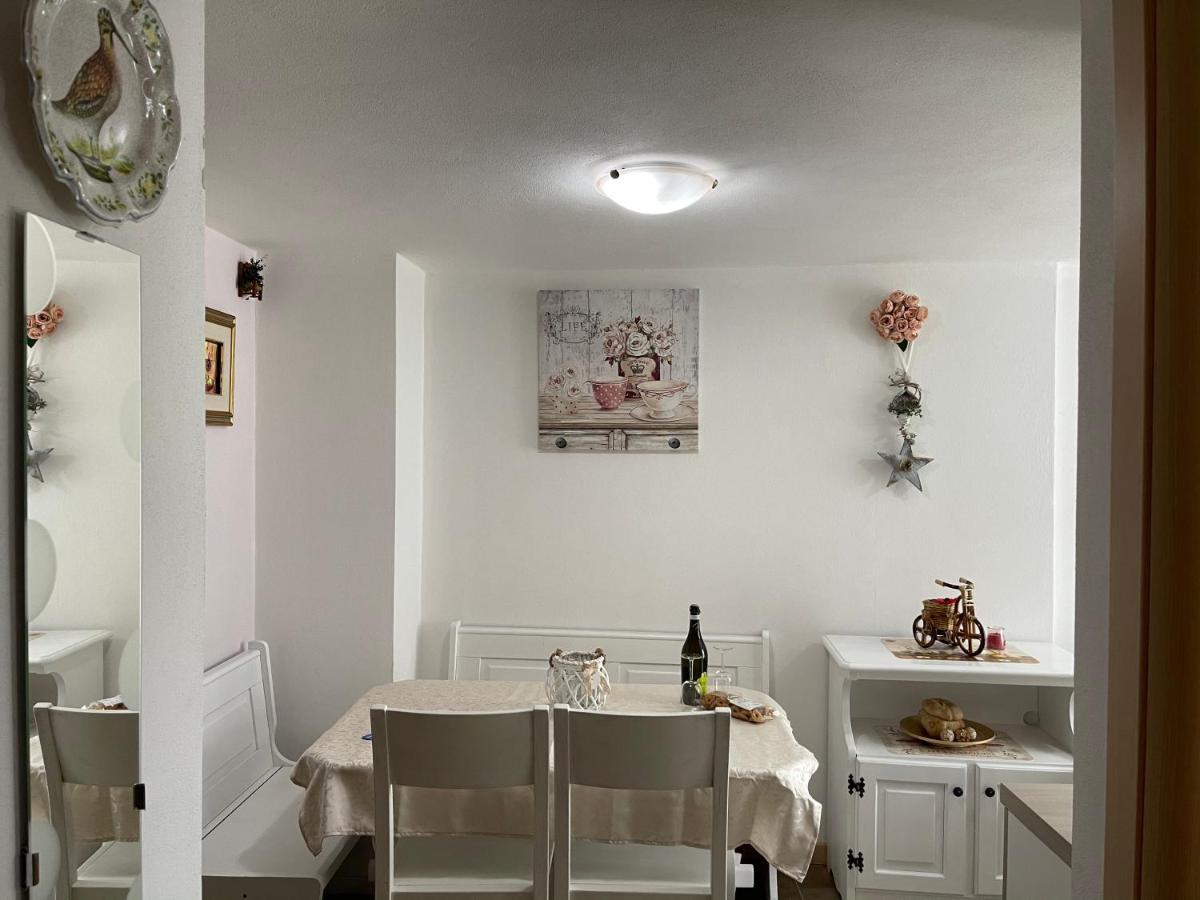La Casa Di Pucci Nel Borgo Affrescato Di Parlasco Cortenova Eksteriør bilde