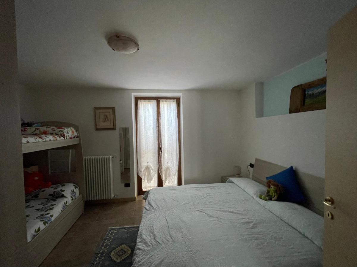 La Casa Di Pucci Nel Borgo Affrescato Di Parlasco Cortenova Eksteriør bilde