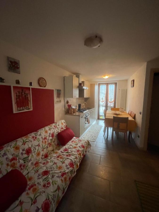 La Casa Di Pucci Nel Borgo Affrescato Di Parlasco Cortenova Eksteriør bilde